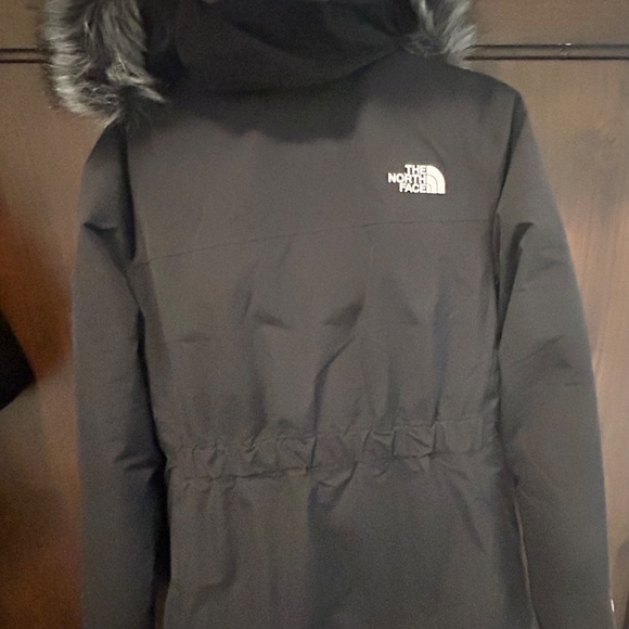 Women's North Face 3/4 length Arctic Parka - Picture 3 of 4